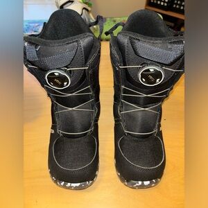 Little Kids Burton Grom BOA Snowboard Boots Size 2